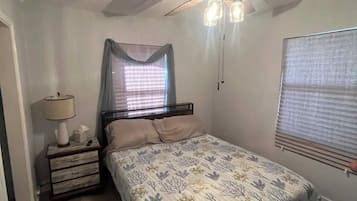 2 bedrooms, iron/ironing board, free WiFi, bed sheets