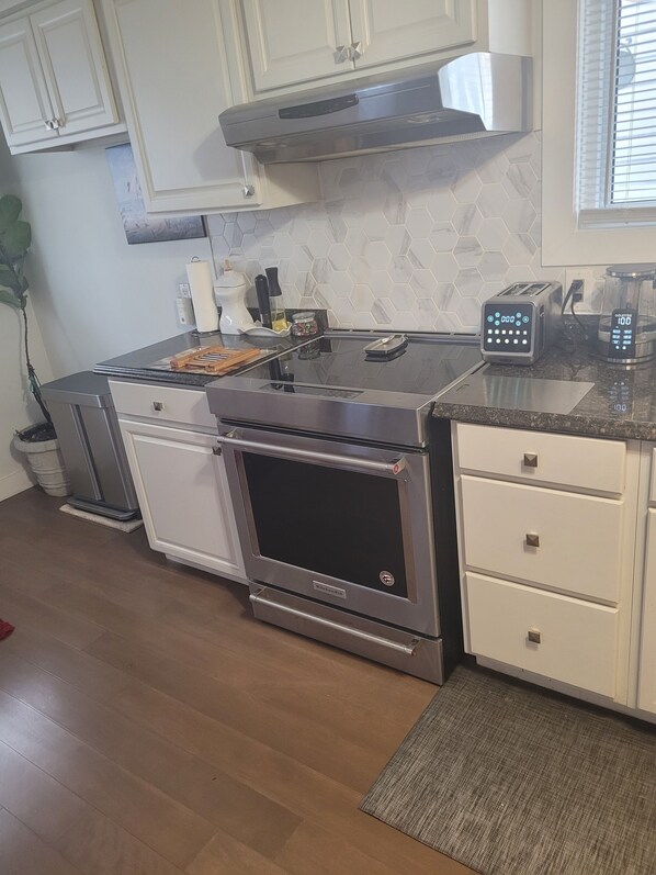 Microwave, oven, stovetop, dishwasher