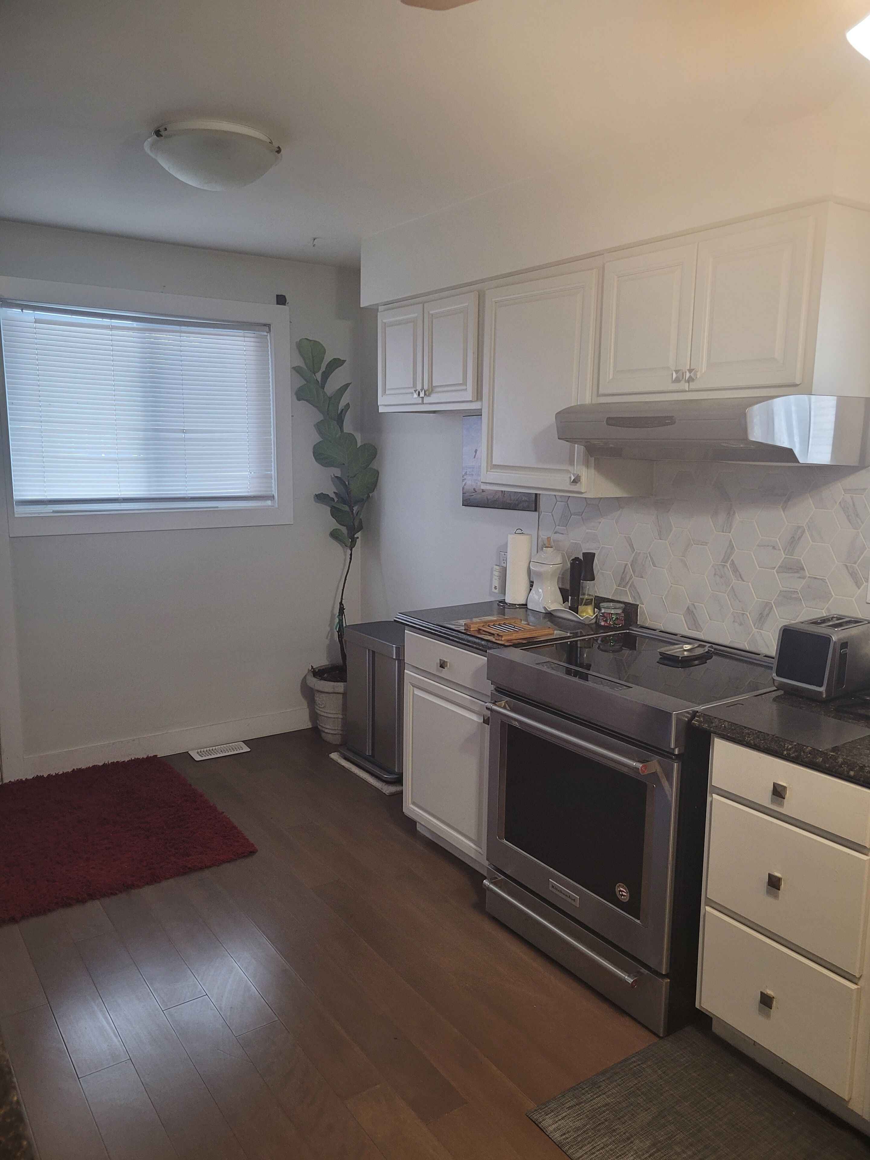 Micro-ondes, four, plaque de cuisson, lave-vaisselle