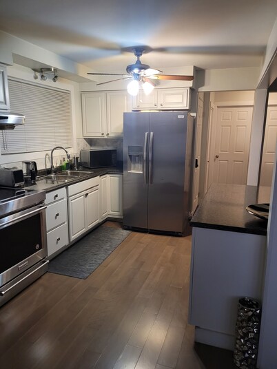 Clean, quite, comfortable home away from home, 20 mins to Niagara Falls Casino.