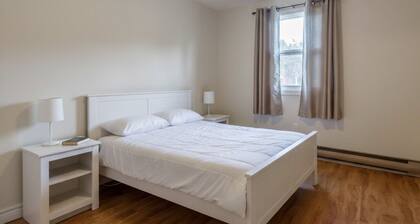 Modern Sydney Retreat - Private 4BR, 2BR for Groups of 8