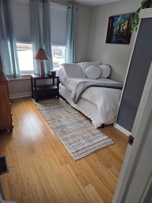 2 bedrooms, WiFi, bed sheets