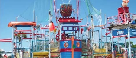 Casa, 3 quartos, para fumantes, sacada | Área infantil