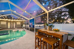 Unclassified image, 4 of 69, button - Retro Florida Stay! Pool, glow-in-the-dark golf, karaoke, central location (Clearwater)