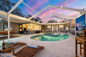 Unclassified image, 5 of 69, button - Retro Florida Stay! Pool, glow-in-the-dark golf, karaoke, central location (Clearwater)