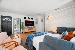Interior - Retro Florida Stay! Pool, glow-in-the-dark golf, karaoke, central location (Clearwater)