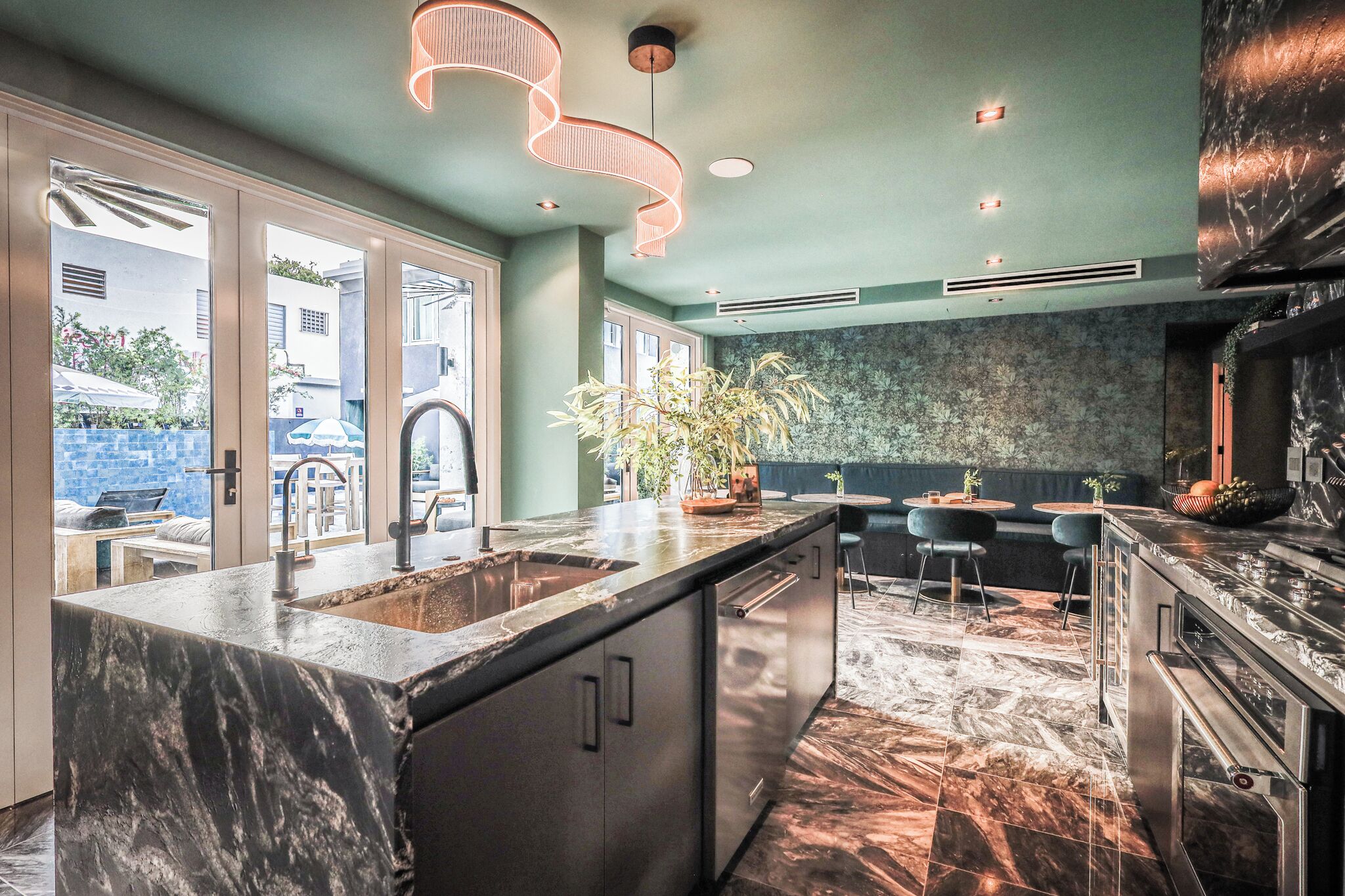 Apartment, 4 Bedrooms, Non Smoking, Kitchen | Private kitchen | Full-sized fridge, microwave, oven, stovetop