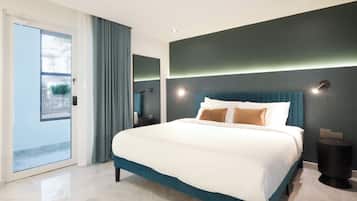 Apartment, 4 Bedrooms, Non Smoking, Kitchen | Laptop workspace, free WiFi