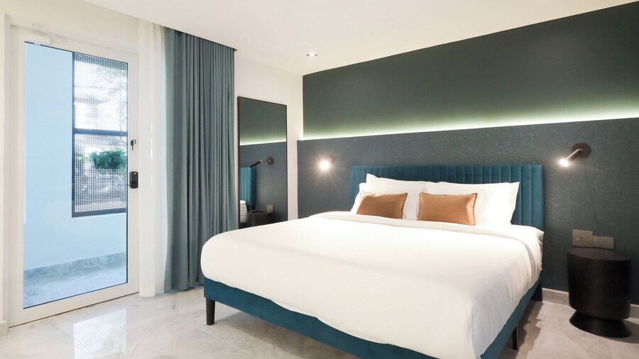 Portofino 4BD Suite Pool Resort Vibe