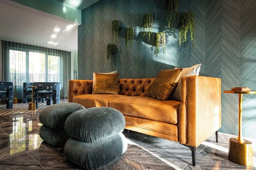 Portofino 4BD Suite Pool Resort Vibe