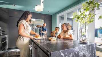 Apartment, 4 Bedrooms, Non Smoking, Kitchen | Private kitchen | Full-sized fridge, microwave, oven, stovetop