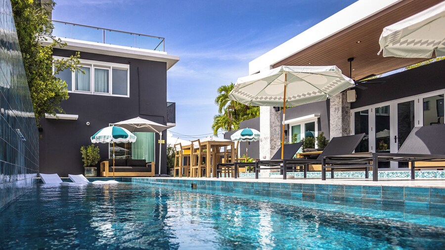 Portofino 4BD Suite Pool Resort Vibe