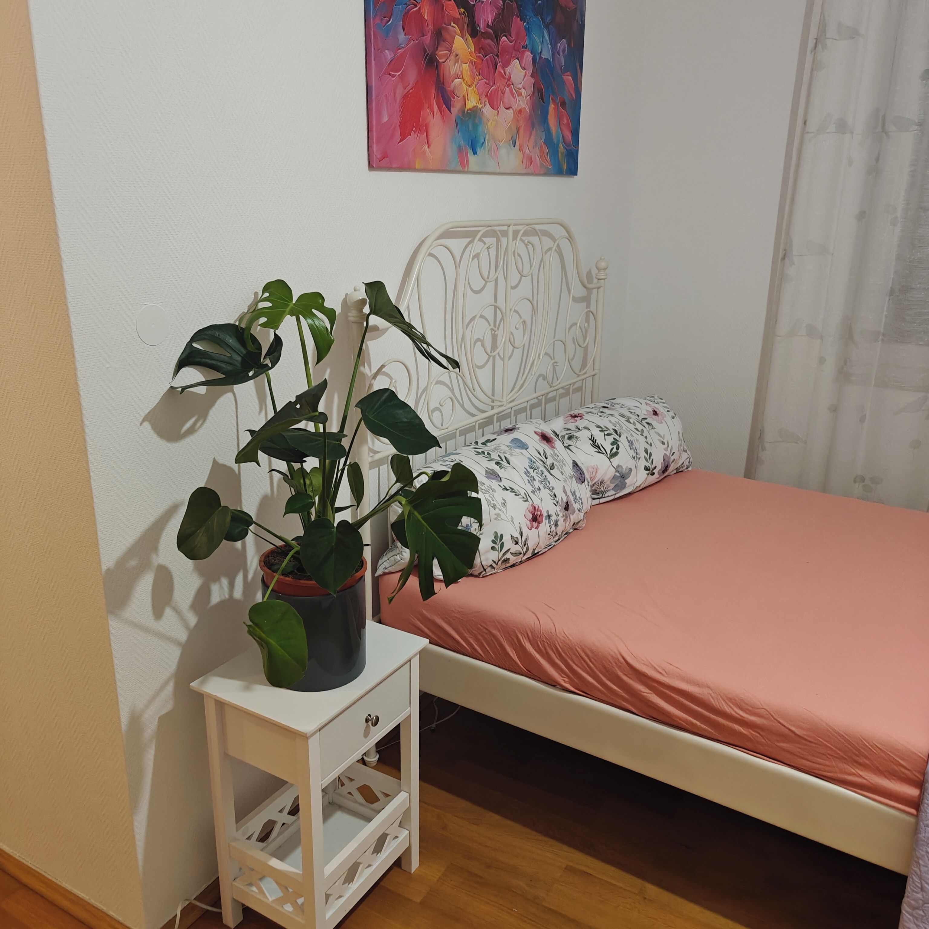 1 bedroom, iron/ironing board, bed sheets