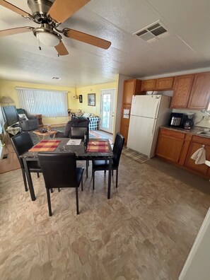 Interior - Gated community with a pool, close to ballparks super clean and ready  for you (Mesa)