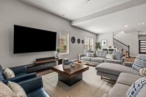 Unclassified image, 4 of 55, button - 4Bed Luxury Getaway | Pool Table | Near Lake Lavon (Farmersville)