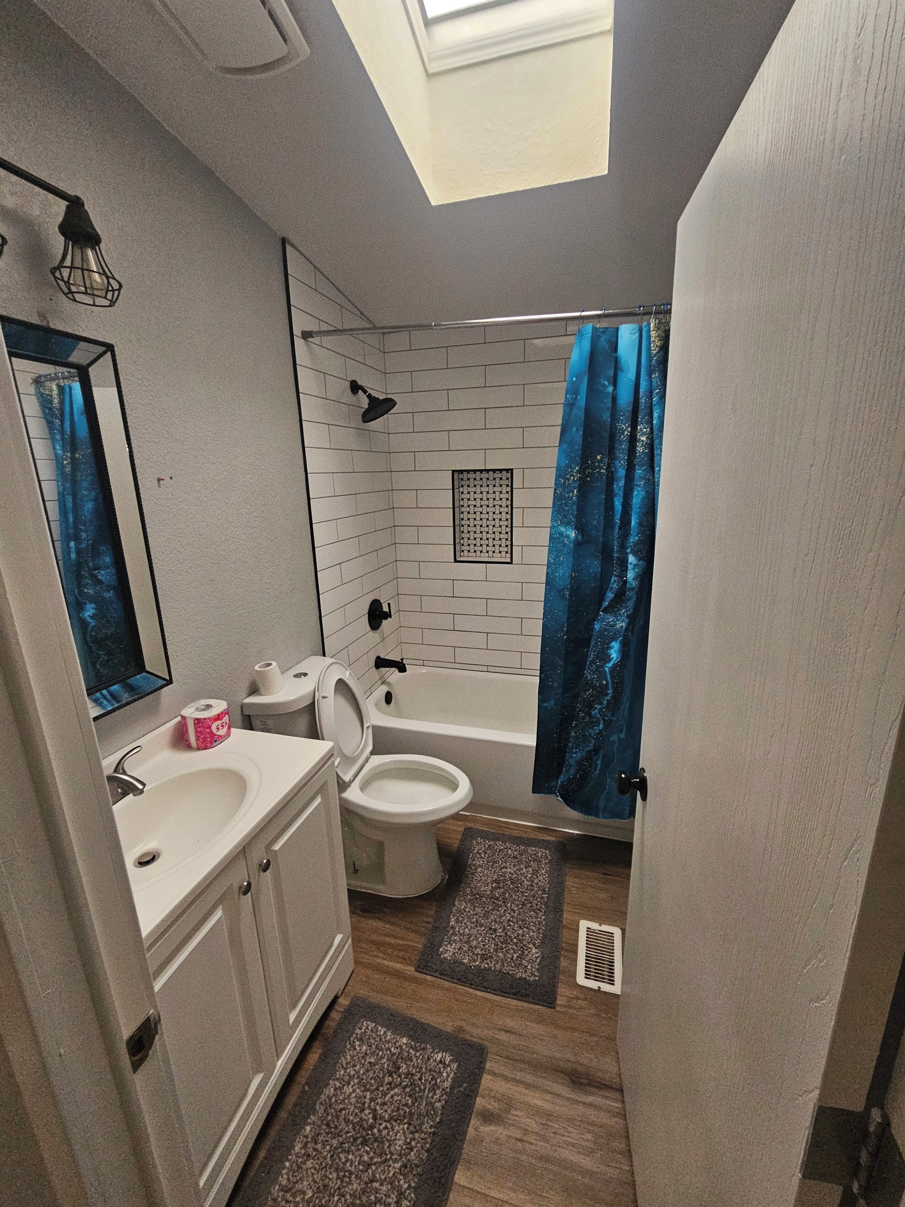 Jetted bath, hair dryer, towels, soap