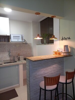 Fridge, microwave, coffee/tea maker, toaster - Studio 309, Lapa, close to everything that matters in Rio. Air conditioning, kitchen, and balcony! (Rio de Janeiro)