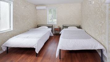 Twin Room, Mountain View | Free WiFi