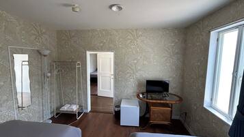 Twin Room, Mountain View | Free WiFi