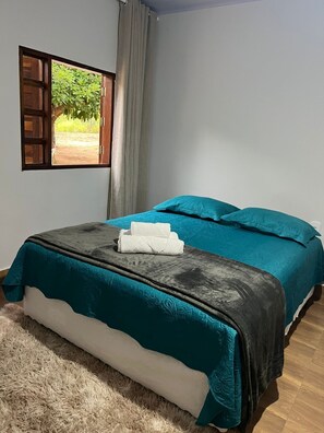 1 habitación, tabla de planchar con plancha y wifi 