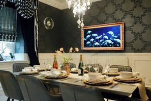 Dining - 6BR House with Butler, Sauna and Hot Tub in Glasgow (Chapelhall)