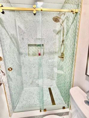 Bathroom - Tiny Modern Okaloosa Island Waterfront Studio (Fort Walton Beach)