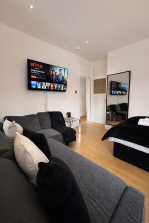 Interior - Heart of London Signature Stay | Sleeps 6 (Greater London)
