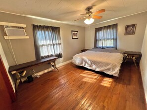 Room - Cozy House Near Norfork Lake in Mountain Home (Mountain Home)