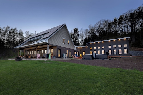 Strathview Villa