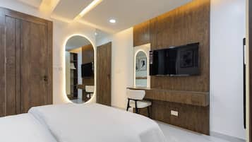 3 bedrooms, desk, iron/ironing board, free WiFi