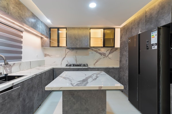 Fridge, microwave, oven, stovetop