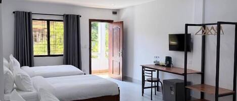 Desk, laptop workspace, free WiFi