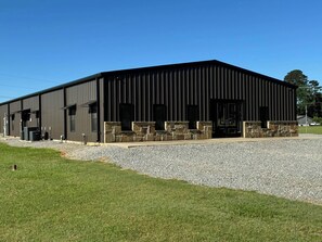 Exterior - Barndo @ Cheniere AirBnb, Events, & Venue (West Monroe)