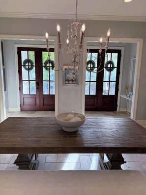 Interior - New Rental on VRBO!! Modern southern charm townhome close to the Square (Oxford)