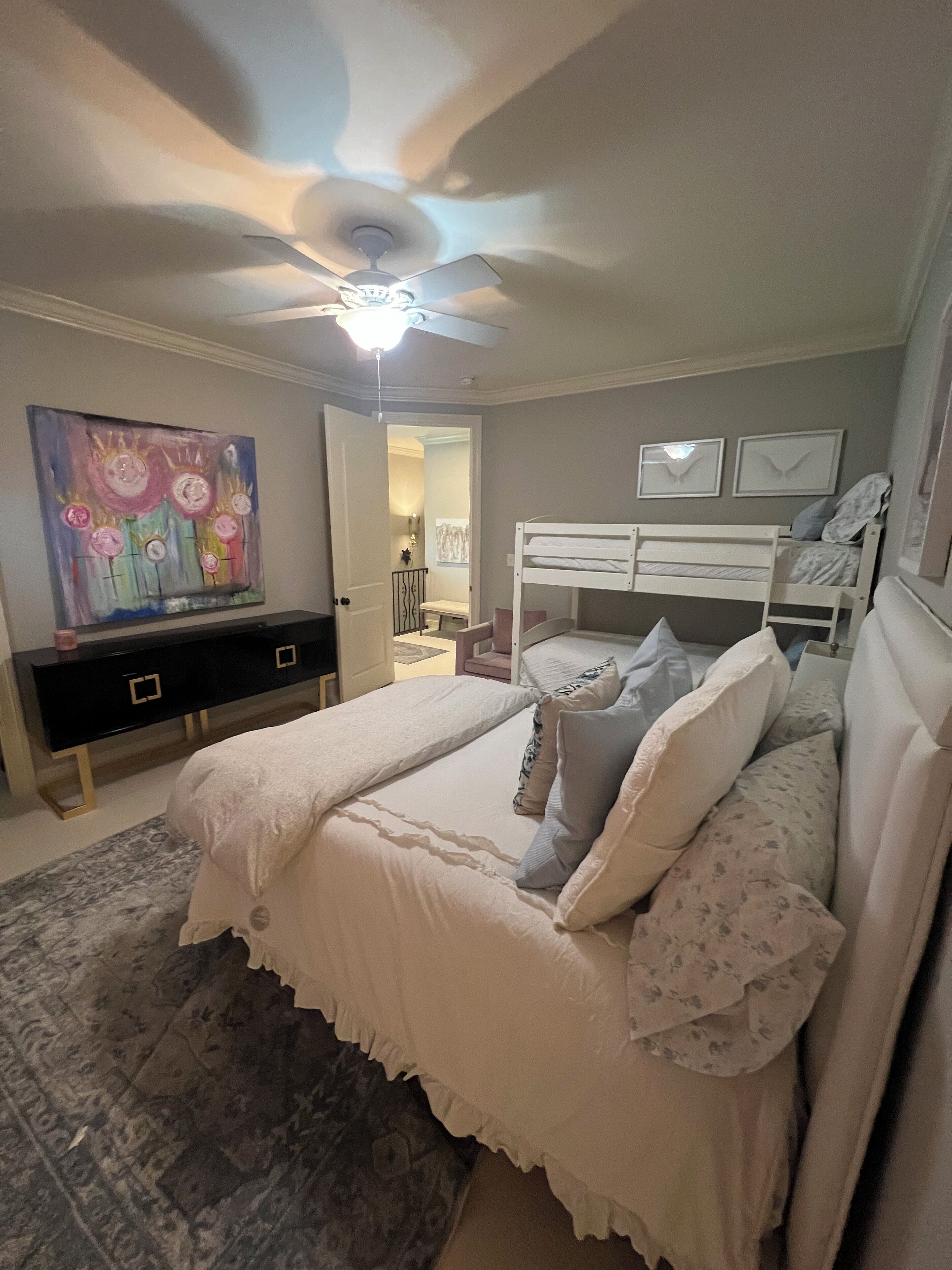 3 bedrooms, iron/ironing board, free WiFi, bed sheets