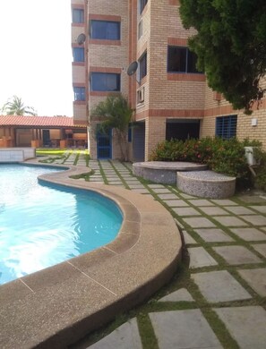 Imagen sin descripción, 3 de 18, botón