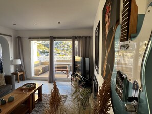 TV - CostaBlancaDreams - Studio 44 in Benissa (Benissa)