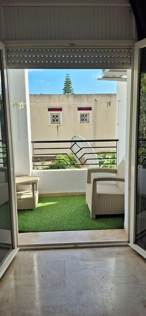Interior - Spacious apartment, perfect for families and guests (Aouina)