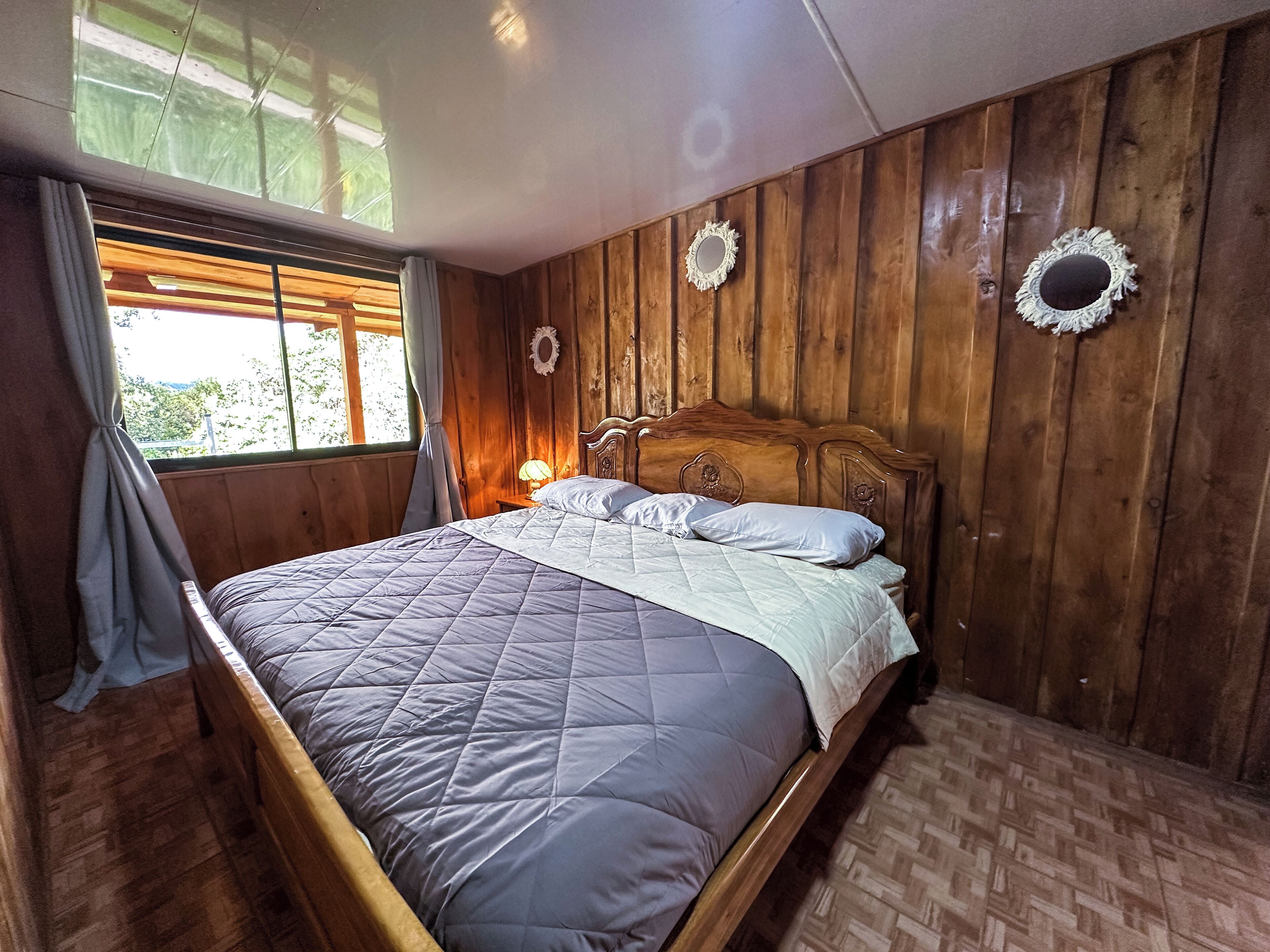 Free WiFi, bed sheets, wheelchair access