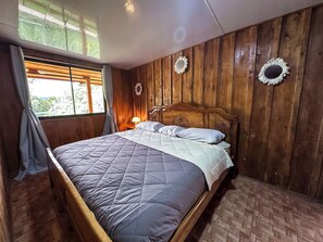 Free WiFi, bed sheets, wheelchair access