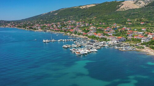 A 3 apartment with terrace, garden and sea view