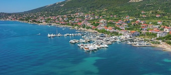 A 3 apartment with terrace, garden and sea view