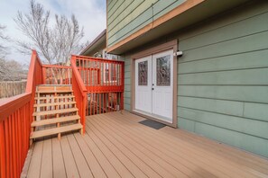 Exterior detail - Modern 5BR Retreat, Home Theater and Pets Welcome Sleeps 12 (Colorado Springs)