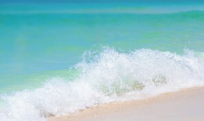 På stranden