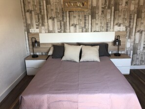 2 bedrooms, iron/ironing board - AMSTERDAM. Exclusive Comfort on the Costa Brava (Roses)