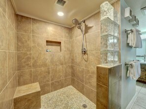 Shower, towels - Shared Heated Pool, Boardwalk to Beach (Corpus Christi)