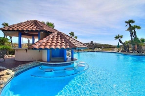 A heated pool - Shared Heated Pool, Boardwalk to Beach (Corpus Christi)