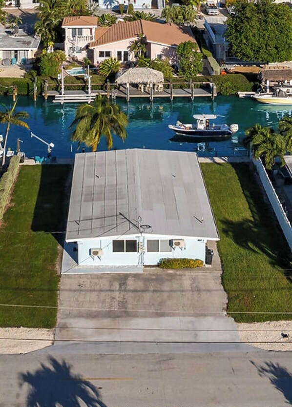 Unclassified image, 1 of 24, button