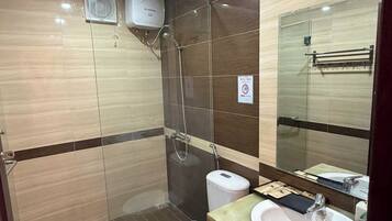Luxury Double Room | Bathroom | Shower, hair dryer, soap, shampoo