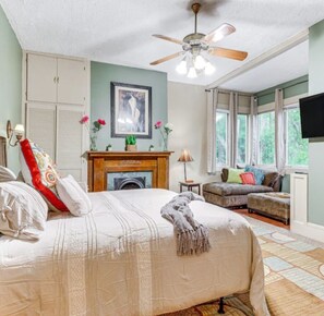 Unclassified image, 3 of 21, button - Walk to Downtown: Historic Home in Mobile (Mobile)